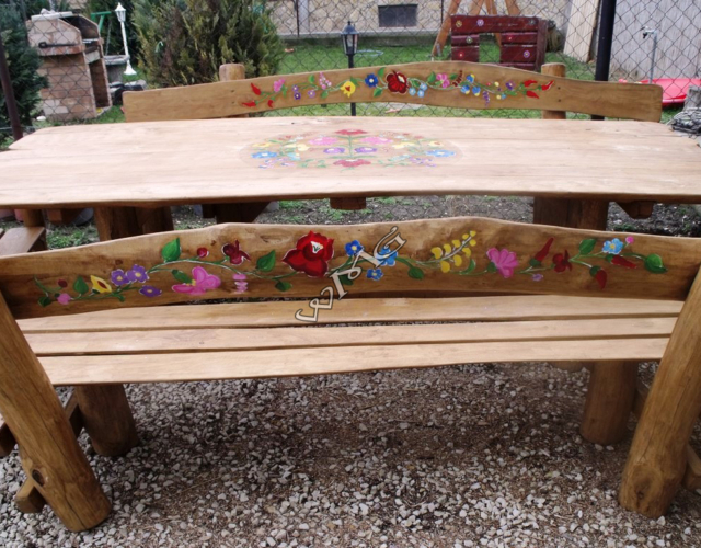 Festett ülőgarnítúra Festett ülőgarnítúra